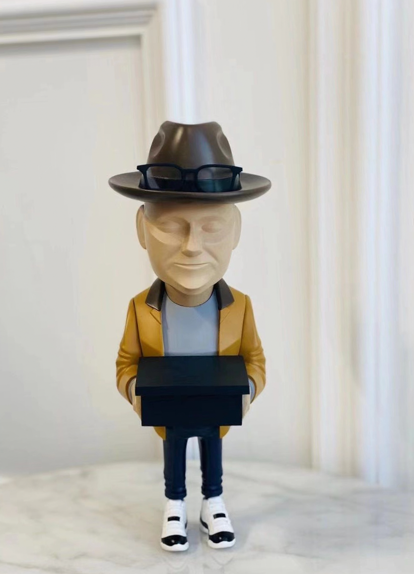 SHOE DESIGNER TINKER HATFIELD FIGURINE AUTHORS SERIES