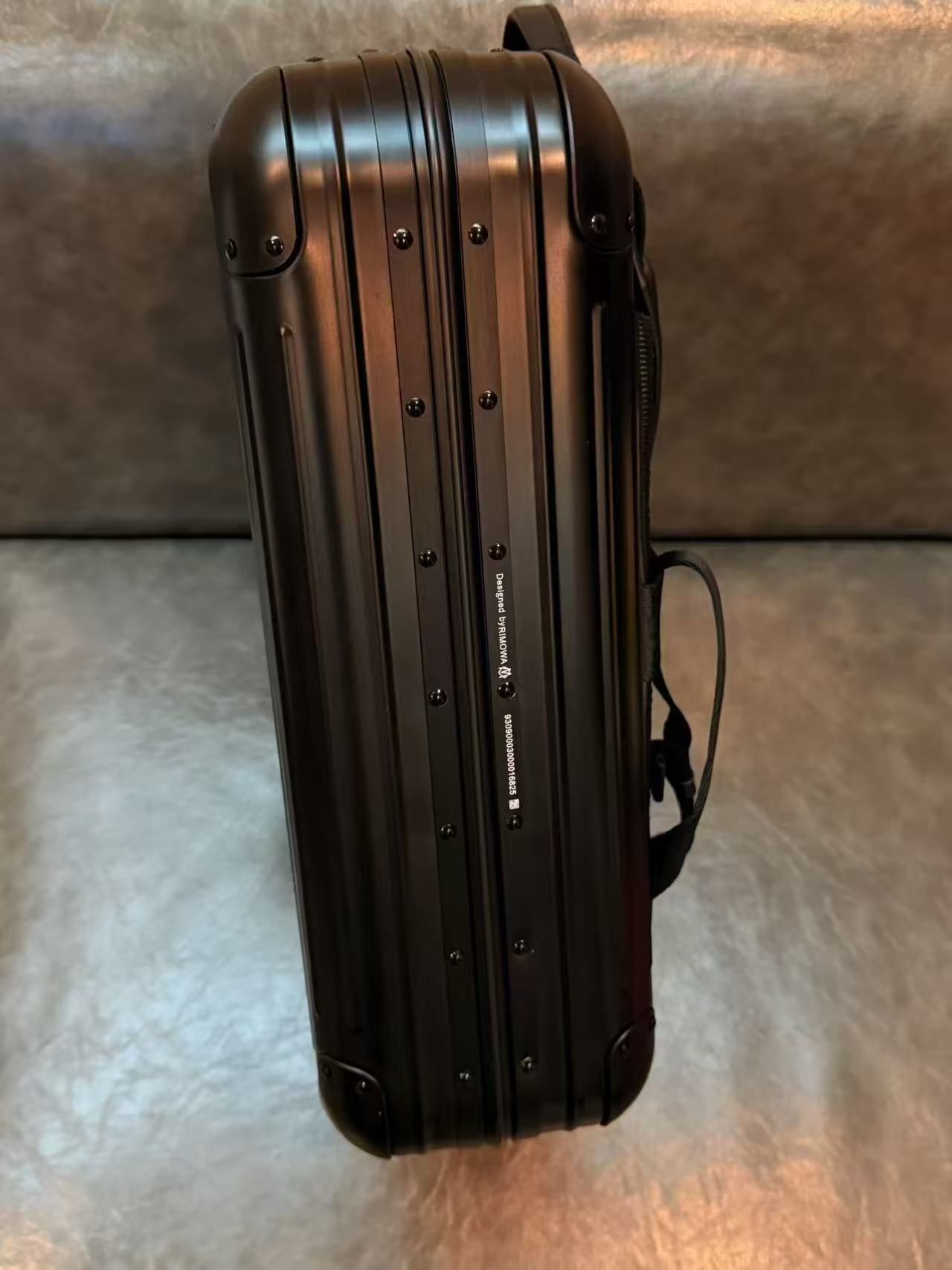 RIMOWA BACKPACK (BLACK)
