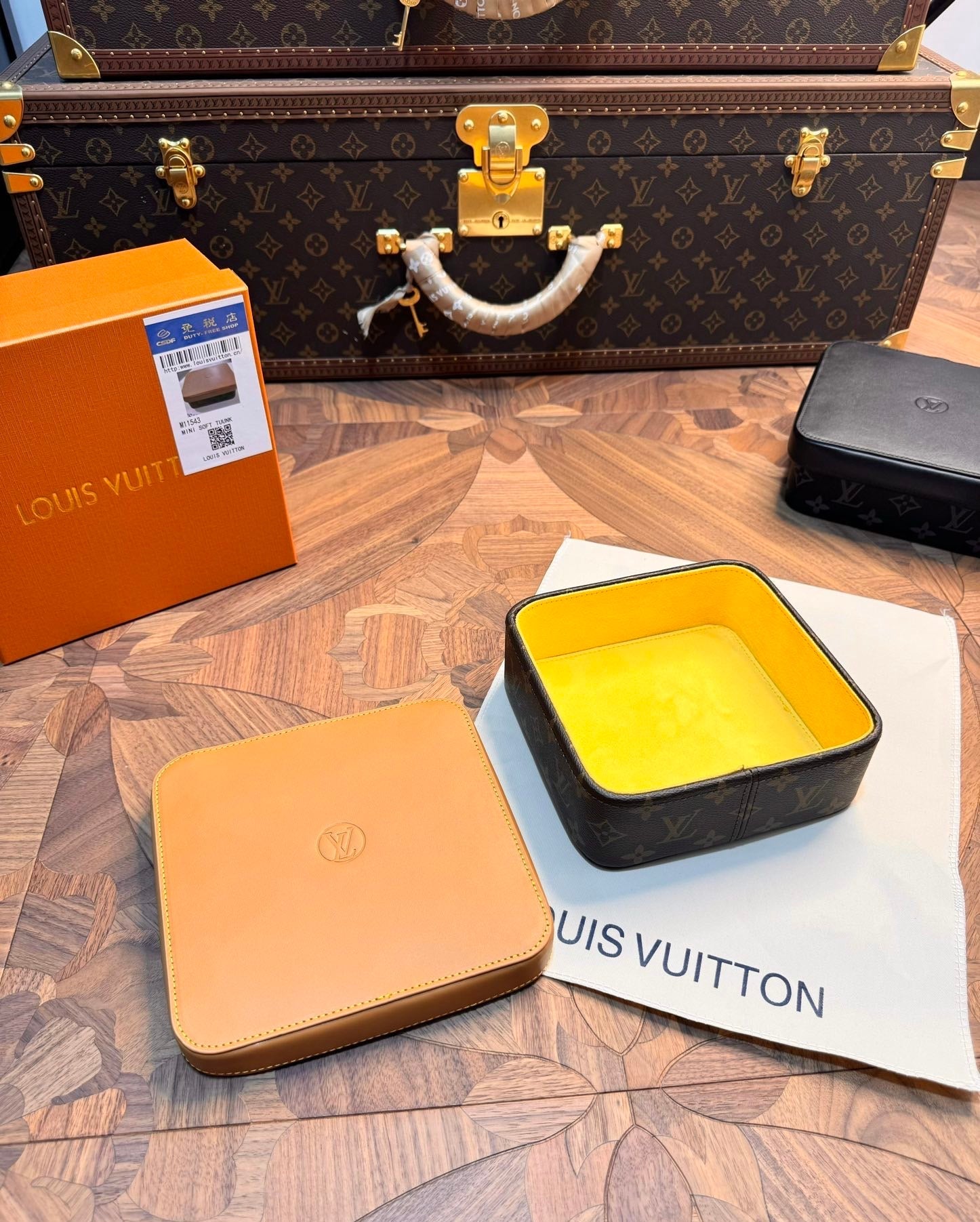 CUSTOM LV SQUARE YELLOW JEWELRY BOX