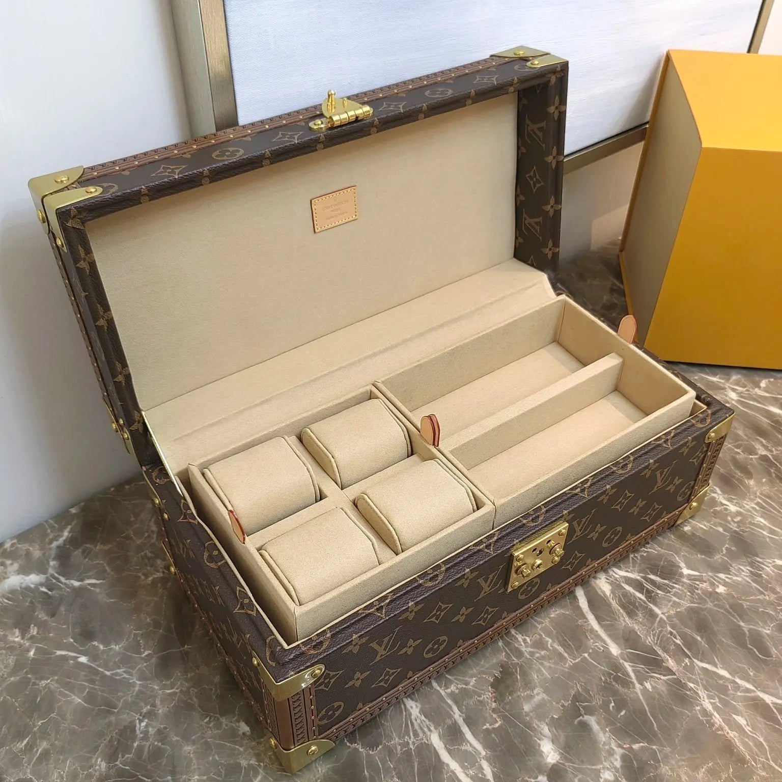 LV COFFRET ACCESSORIES BOX