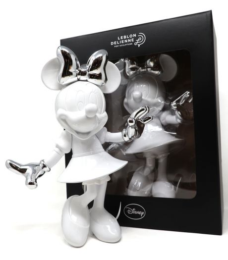 MINNIE MOUSE FIGURE