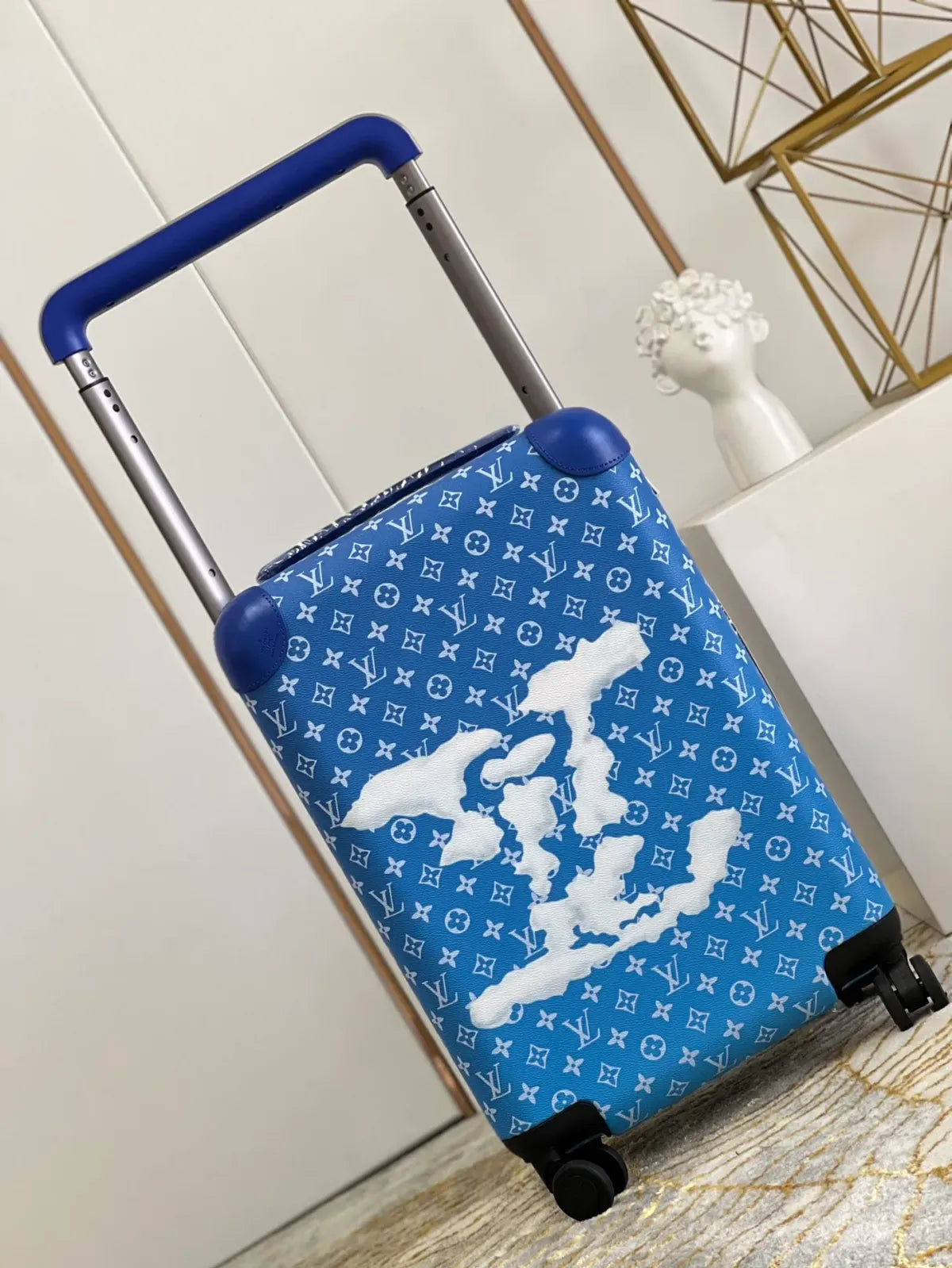 CUSTOM CLOUDS CABIN 37L HORIZON 55 SUITCASE