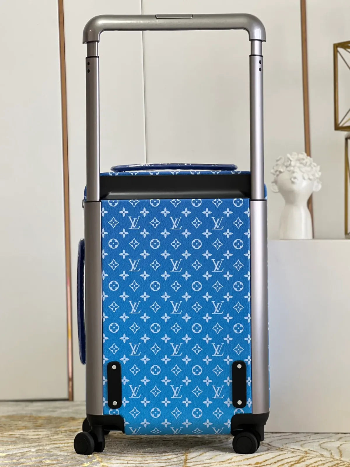 CUSTOM CLOUDS CABIN 37L HORIZON 55 SUITCASE