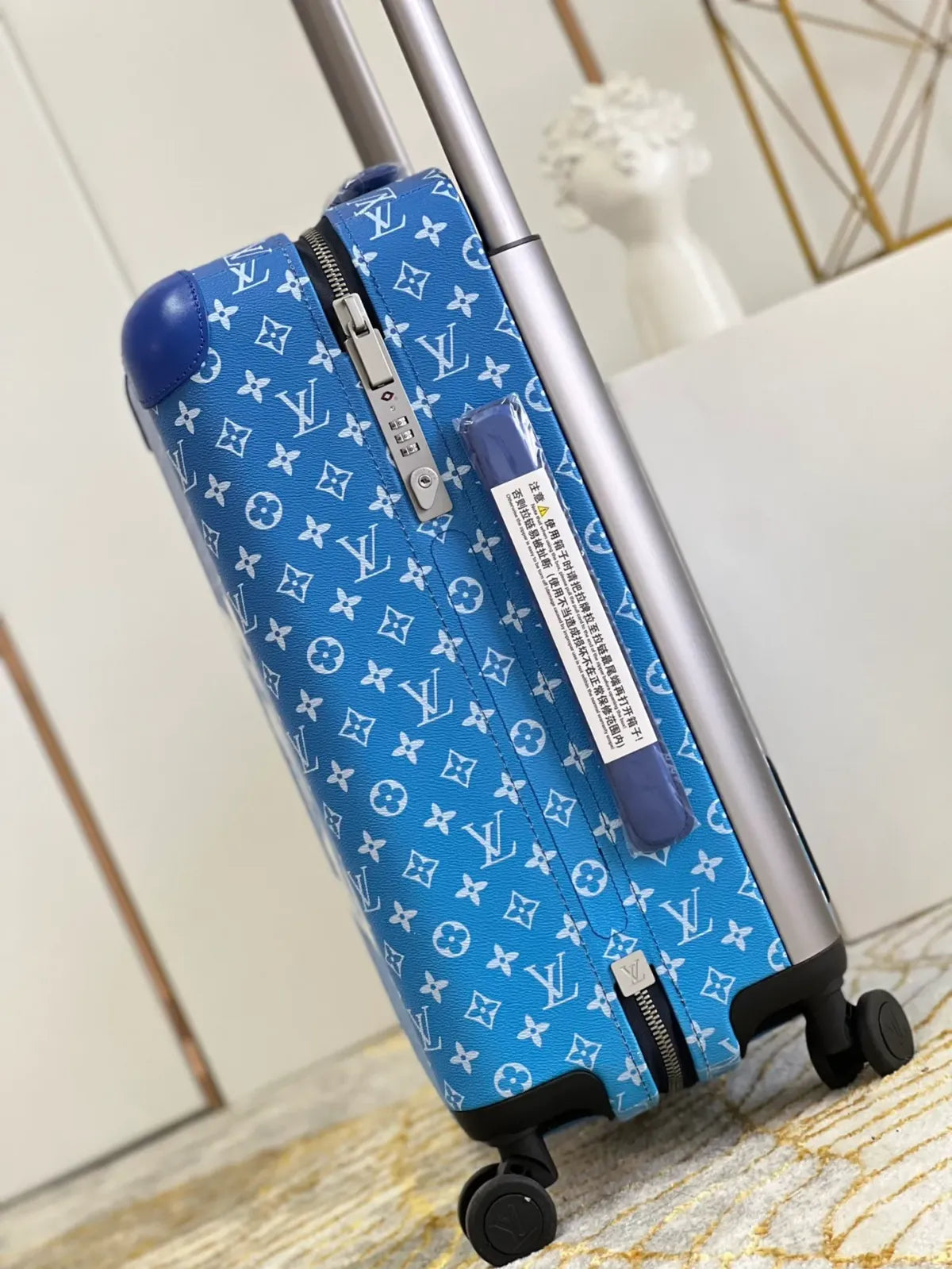 CUSTOM CLOUDS CABIN 37L HORIZON 55 SUITCASE